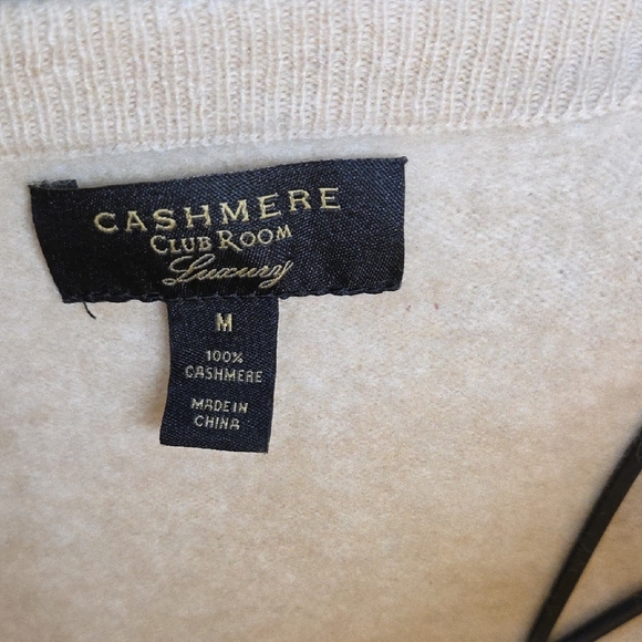 Club Room Cream V-Neck Sweater Soft and Versatile CASHMERE SIZE M LUXURY. - Picture 2 of 5